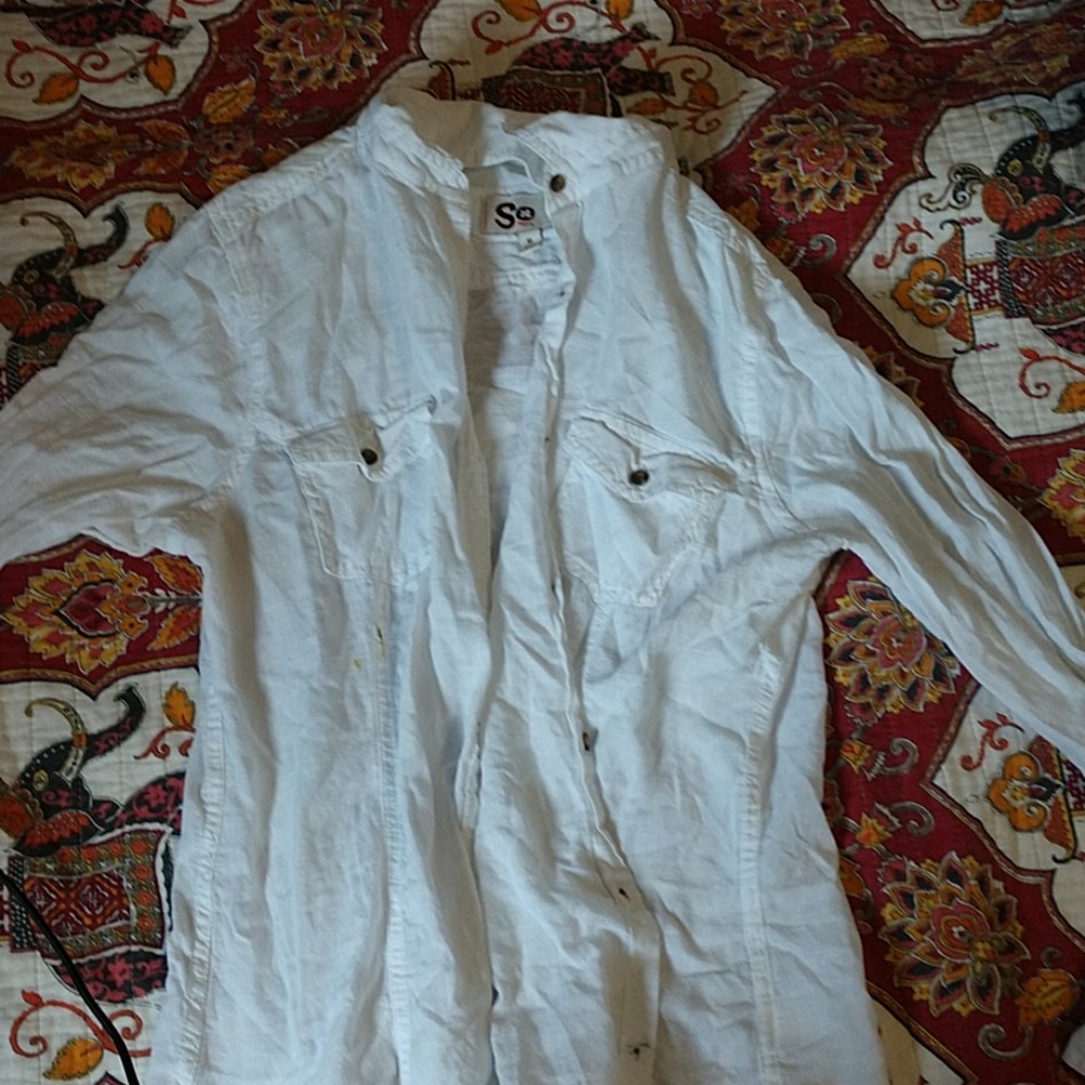 Woman's white bottom up shirt